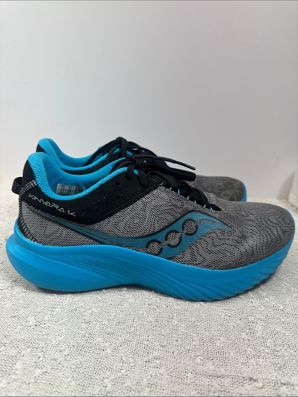 Saucony Kinvara 14 Women's Gray and Blue Cushioned Running Sneakers size 10.5
